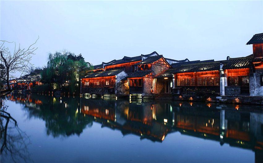 阚清子绿色清凉吊带裙,夏日穿搭的新宠